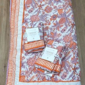 Pottery Barn Teen ELEANOR Reversible Orange and Purple Floral Quilt